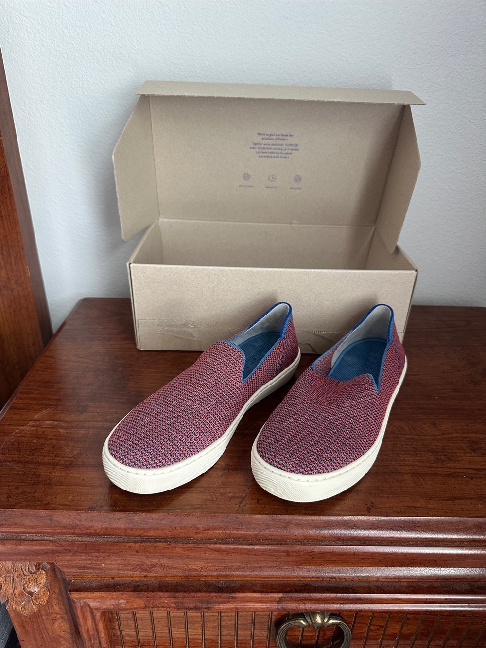 Women's Slip-On Knit Sneakers in Burgundy